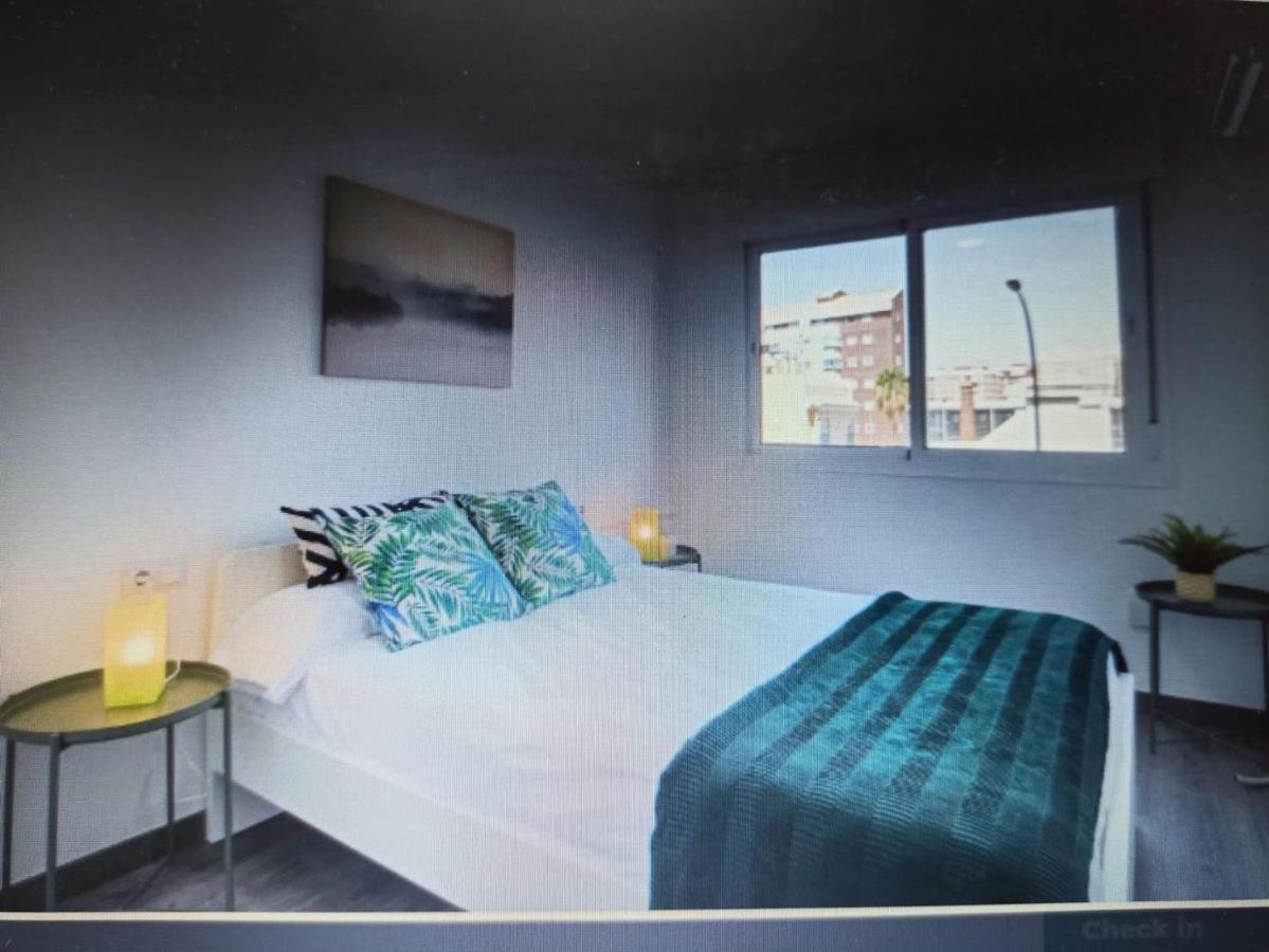 Apartment Holidays2malaga Heroe De Sostoa 200m From The Beach